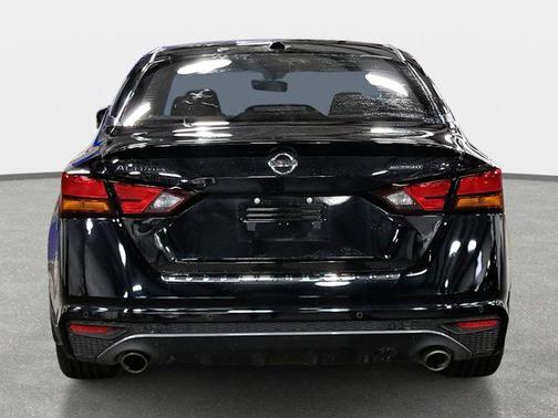 2022 Nissan Altima SR FWD