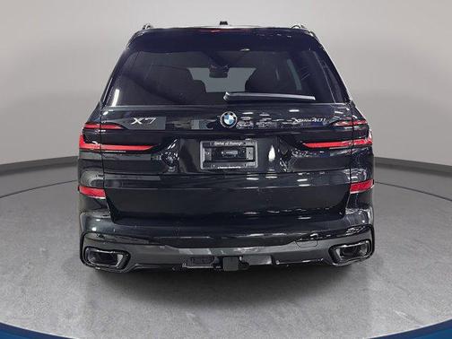 Black Sapphire Metallic 2026 BMW X7 xDrive40i