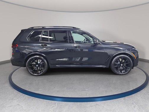Black Sapphire Metallic 2026 BMW X7 xDrive40i