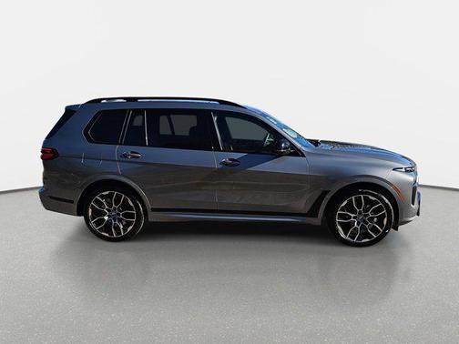 2026 BMW X7 M60i