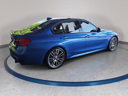 Estoril Blue Metallic 2017 BMW 340 340i
