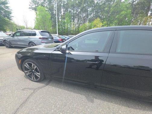 Black Sapphire Metallic 2025 BMW 750e i xDrive