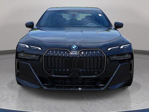 Black Sapphire Metallic 2025 BMW 750e i xDrive