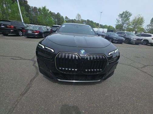 Black Sapphire Metallic 2025 BMW 750e i xDrive