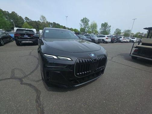 Black Sapphire Metallic 2025 BMW 750e i xDrive