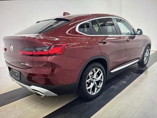 2025 BMW X4 xDrive30i