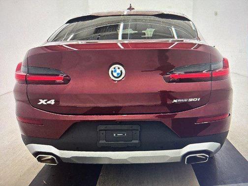 2025 BMW X4 xDrive30i