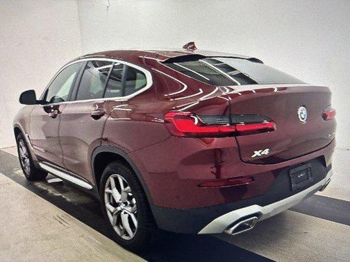 2025 BMW X4 xDrive30i