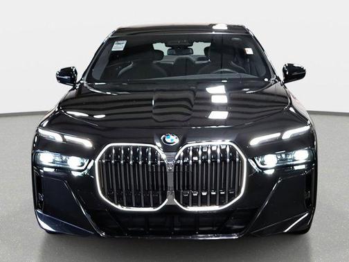 2025 BMW 740 i xDrive