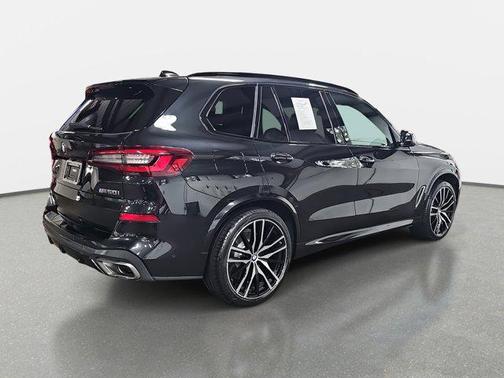 2023 BMW X5 M50i