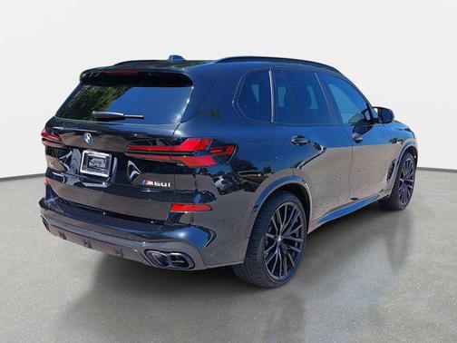 2025 BMW X5 M60i
