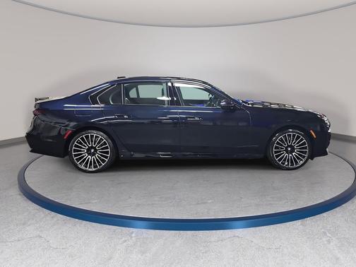 Carbon Black Metallic 2026 BMW 740 xDrive