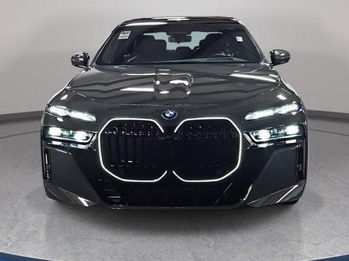 Dravit Grey Metallic 2026 BMW i7 eDrive50