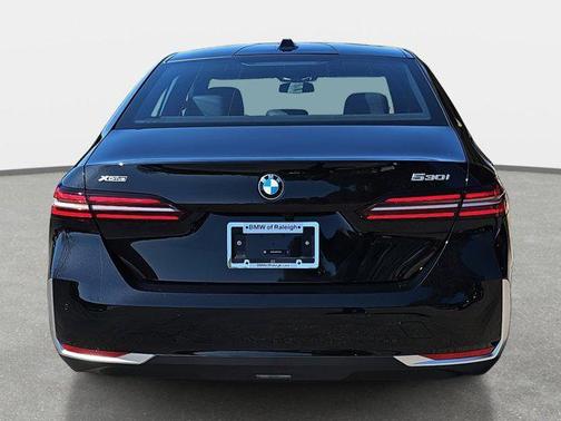 Black Sapphire Metallic 2026 BMW 530 xDrive