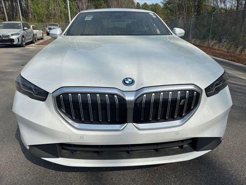 Alpine White 2025 BMW i5 xDrive40