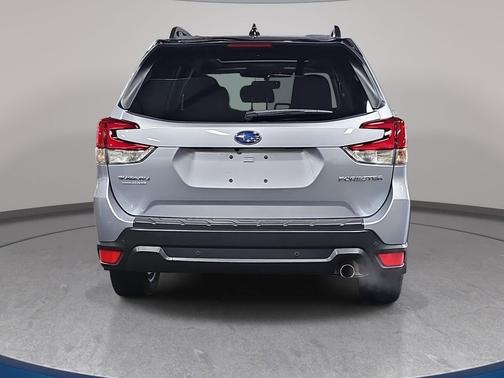 Ice Silver Metallic 2024 Subaru Forester Limited