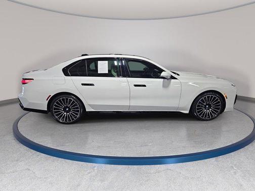 Alpine White 2025 BMW 760 xDrive