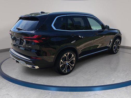 Black Sapphire Metallic 2026 BMW X5 xDrive40i