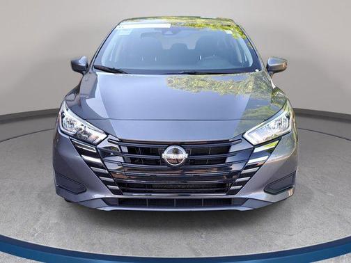 Gun Metallic 2023 Nissan Versa 1.6 SV