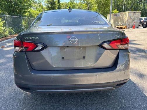 Gun Metallic 2023 Nissan Versa 1.6 SV