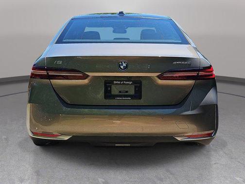 Oxide Grey Metallic 2026 BMW i5 eDrive40