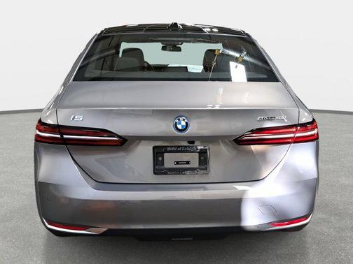 2026 BMW i5 eDrive40