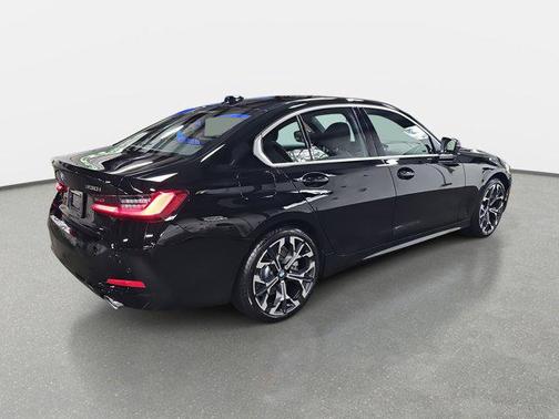 2025 BMW 330 i xDrive