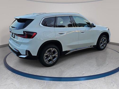 Alpine White 2026 BMW X1 xDrive28i