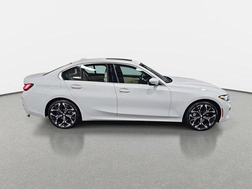 2025 BMW 330 330i
