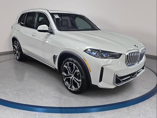 Mineral White Metallic 2026 BMW X5 xDrive40i