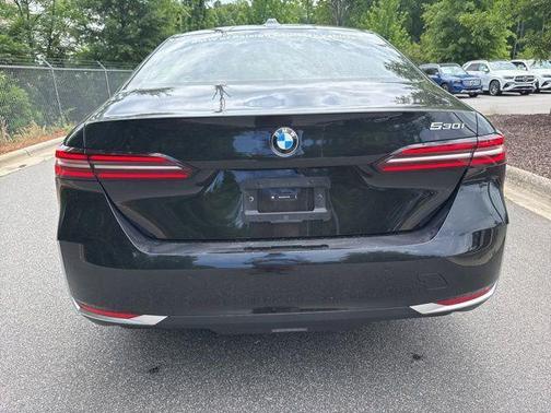 Black Sapphire Metallic 2026 BMW 530 530i