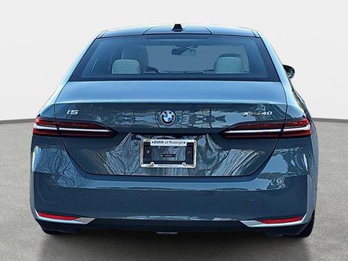 2026 BMW i5 xDrive40