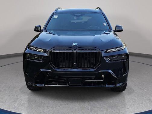 Carbon Black Metallic 2026 BMW X7 xDrive40i