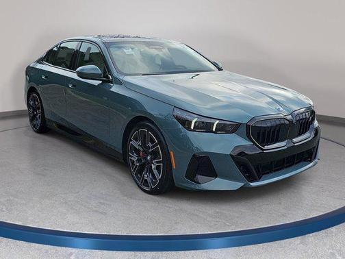 Cape York Green Metallic 2026 BMW i5 xDrive40