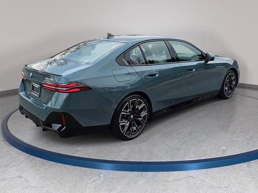 Cape York Green Metallic 2026 BMW i5 xDrive40