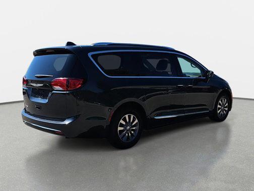 2020 Chrysler Pacifica Touring-L Plus