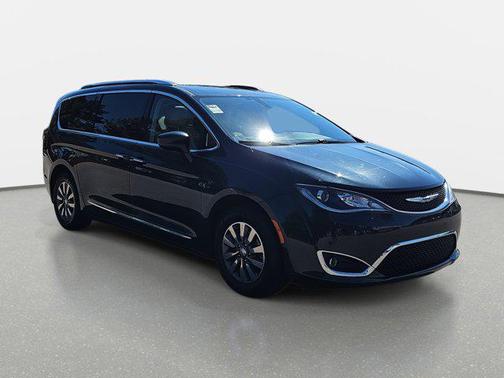 2020 Chrysler Pacifica Touring-L Plus