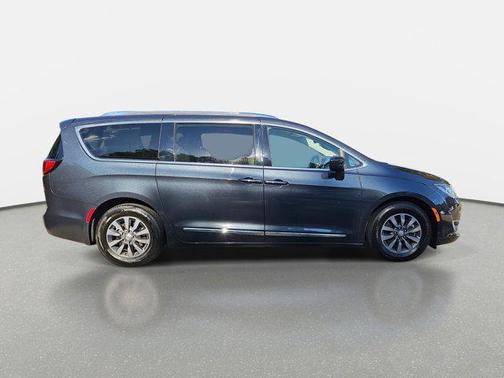 2020 Chrysler Pacifica Touring-L Plus