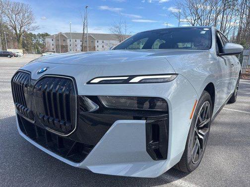2025 BMW 740 xDrive