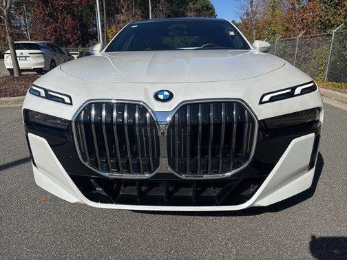 2025 BMW 740 xDrive