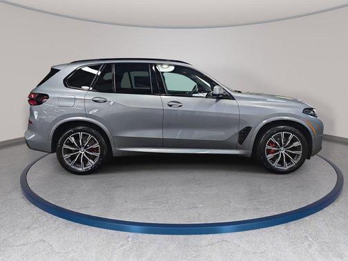 Skyscraper Grey Metallic 2026 BMW X5 xDrive40i