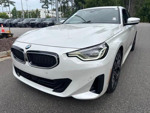 Mineral White Metallic 2025 BMW 230 230i