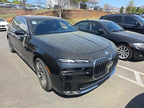 Black Sapphire Metallic 2025 BMW i7 eDrive50