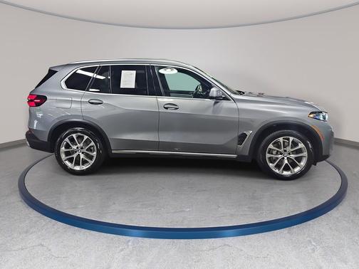 Skyscraper Grey Metallic 2024 BMW X5 xDrive40i