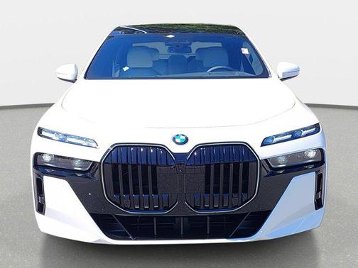 2025 BMW 760 i xDrive