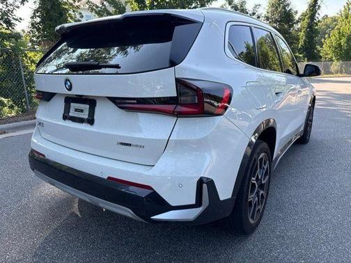 Alpine White 2023 BMW X1 xDrive28i