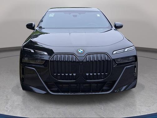 Black Sapphire Metallic 2026 BMW 740 740i