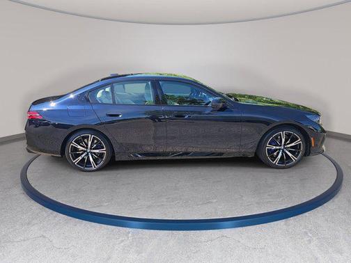 Carbon Black Metallic 2027 BMW 530 i