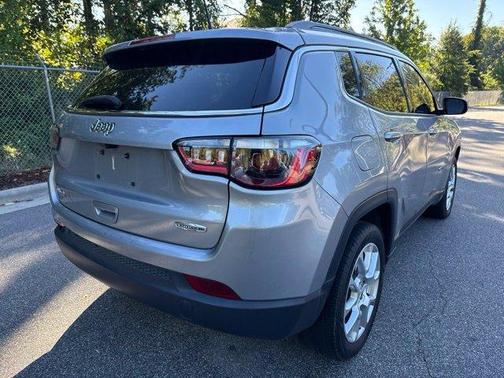 Billet Silver Metallic Clearcoat 2023 Jeep Compass Latitude Lux