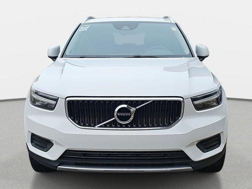 2020 Volvo XC40 T5 Momentum